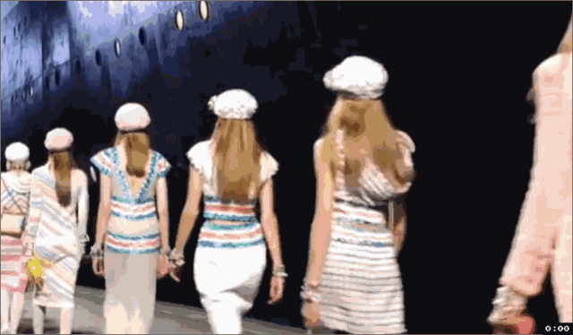 香奈儿“La Pausa号”的邮轮：black pink in your area！