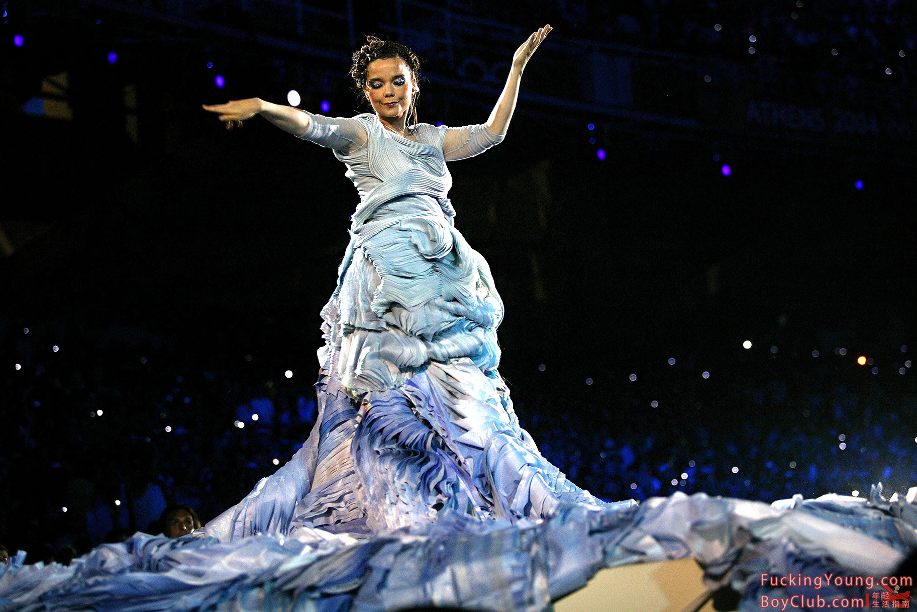 2004年雅典奥运会开幕式 X 碧玉10000英尺长裙