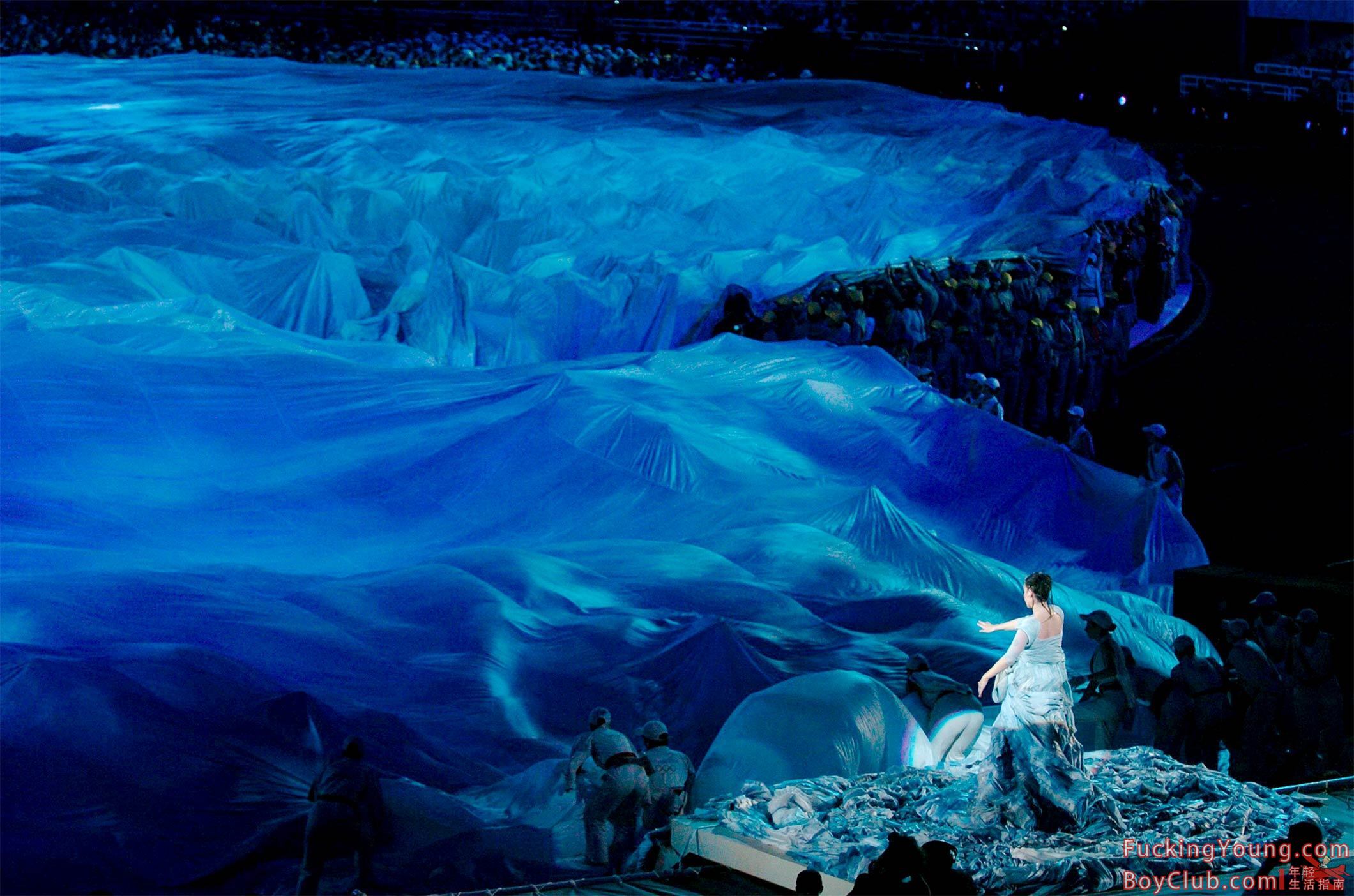 2004年雅典奥运会开幕式 X 碧玉10000英尺长裙