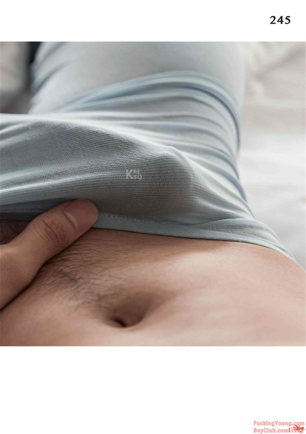 你的超诱胡茬男友已上线!表情丰富,气场强大,身材完美!