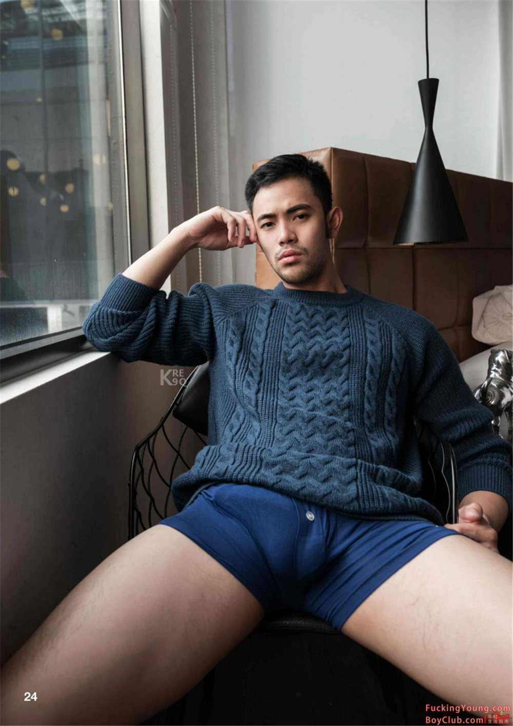 你的超诱胡茬男友已上线！表情丰富，气场强大，身材完美！