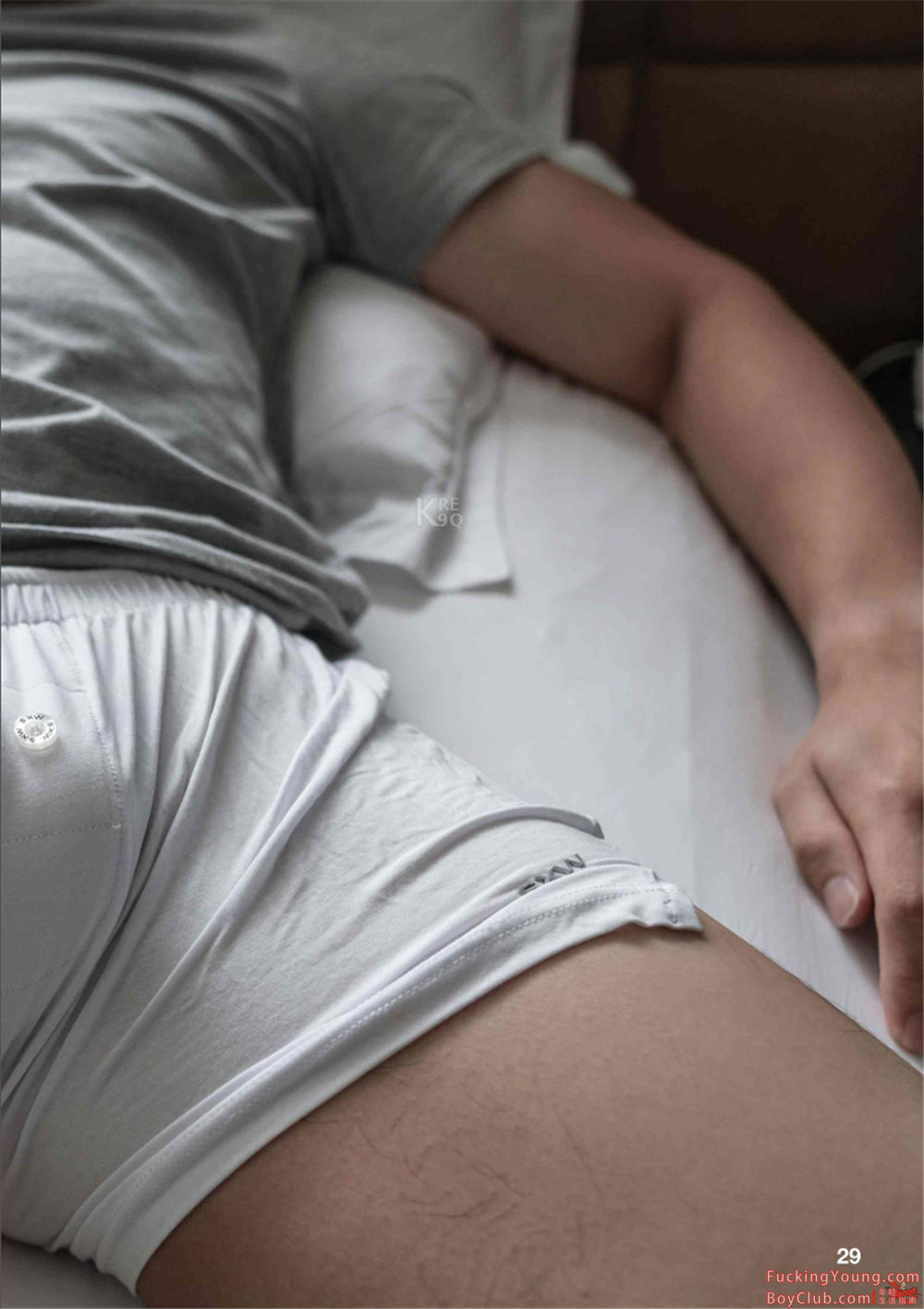 你的超诱胡茬男友已上线！表情丰富，气场强大，身材完美！