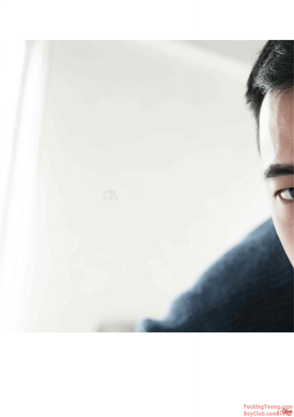 你的超诱胡茬男友已上线！表情丰富，气场强大，身材完美！