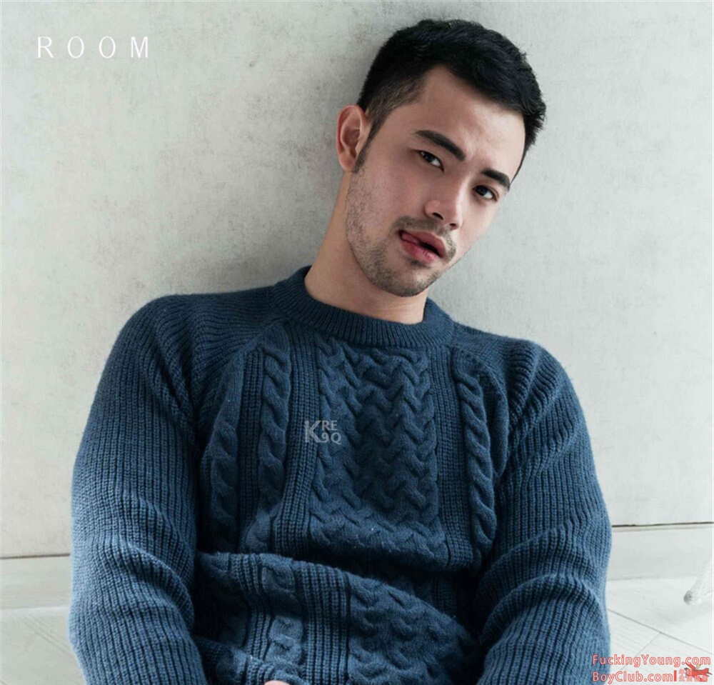 你的超诱胡茬男友已上线!表情丰富,气场强大,身材完美!