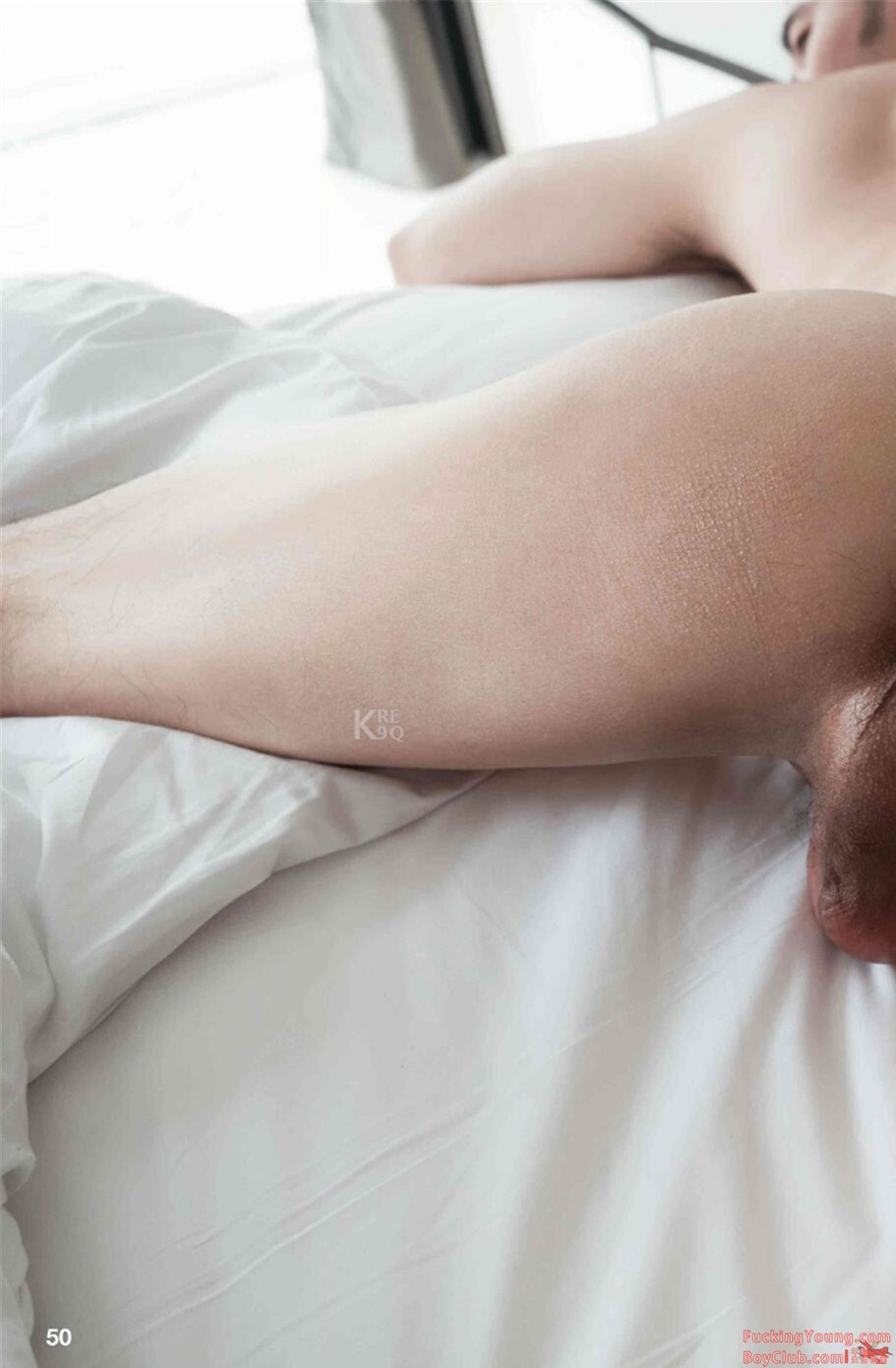 你的超诱胡茬男友已上线！表情丰富，气场强大，身材完美！