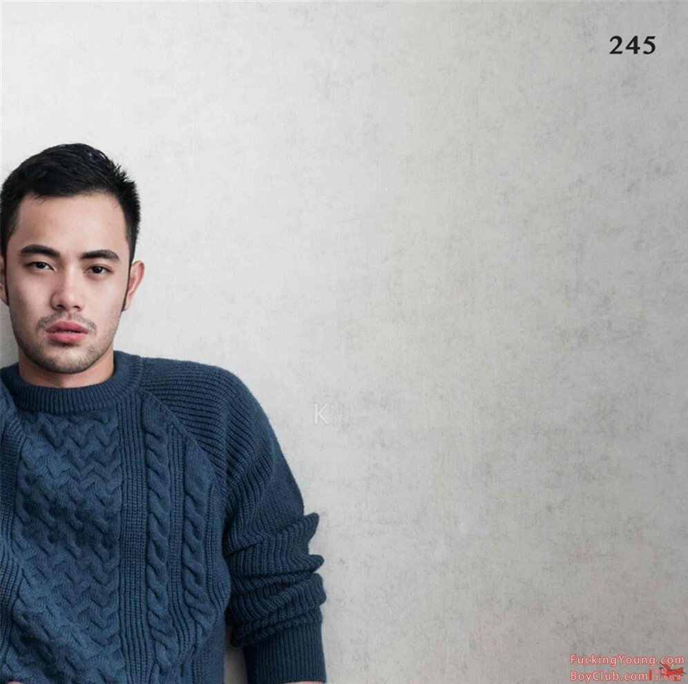 你的超诱胡茬男友已上线！表情丰富，气场强大，身材完美！