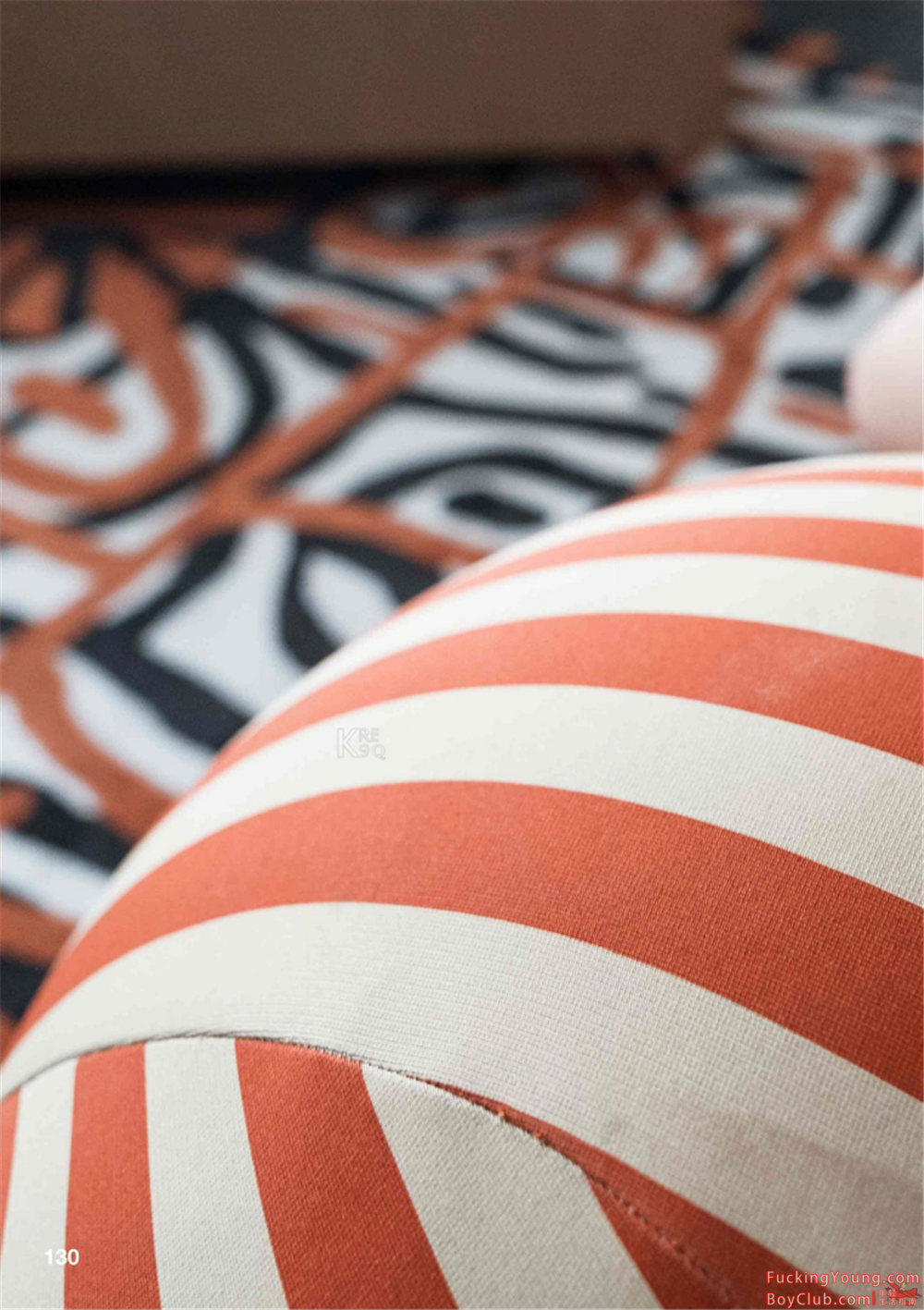 你的超诱胡茬男友已上线！表情丰富，气场强大，身材完美！