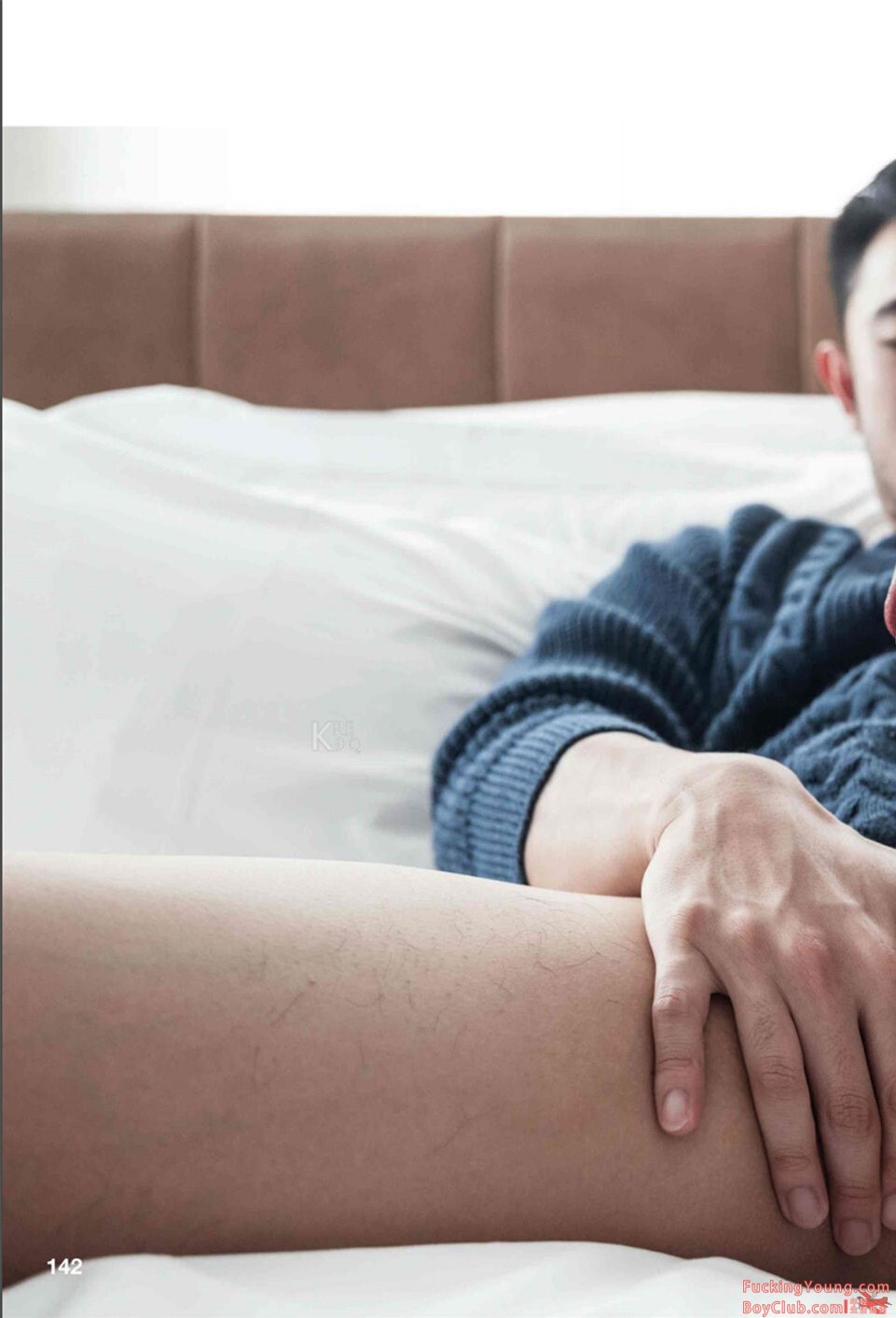 你的超诱胡茬男友已上线！表情丰富，气场强大，身材完美！