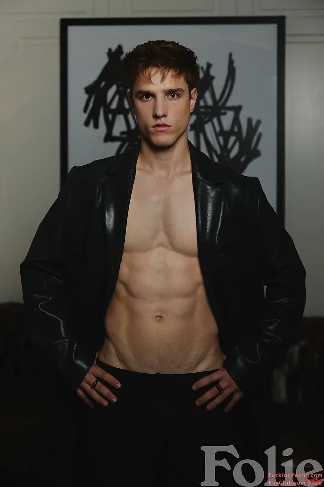 Hot as hell ! 超帅超性感演员Nuno Gallego 性感集册写真来啦!