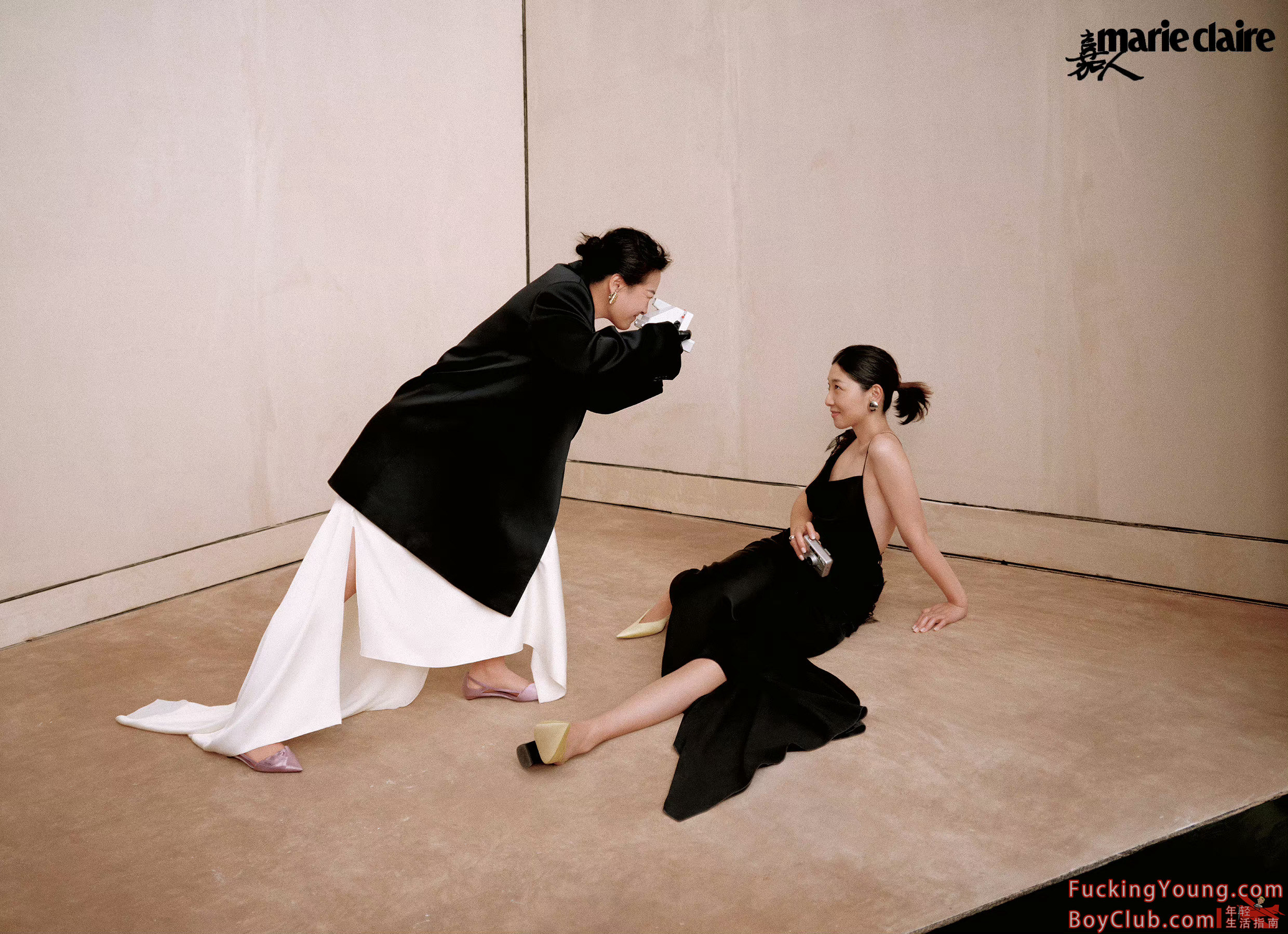 嘉人：贾玲 X 安藤樱 双A大女主互拍同框！