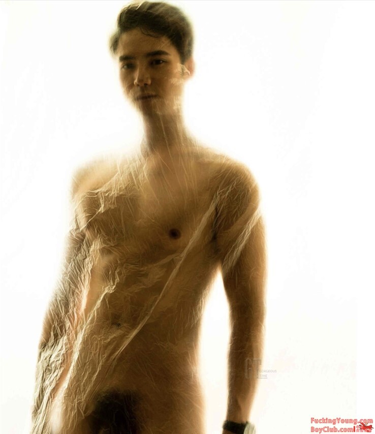 一本超帅の精英白领男的薄肌写真