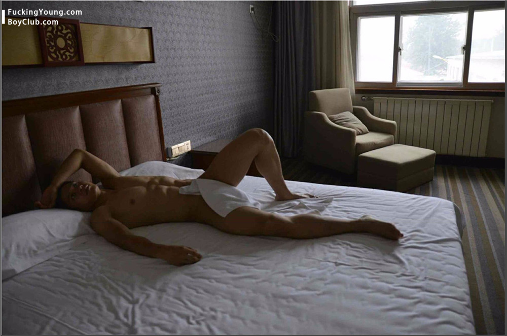 超帅大学生排球队主攻手·首本青涩版写真集