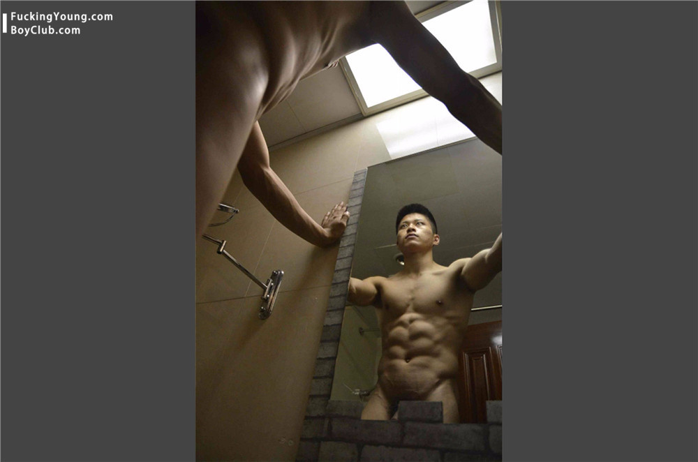 超帅大学生排球队主攻手·首本青涩版写真集