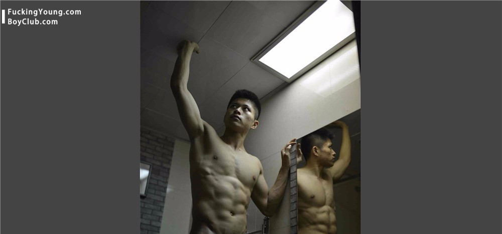 超帅大学生排球队主攻手·首本青涩版写真集