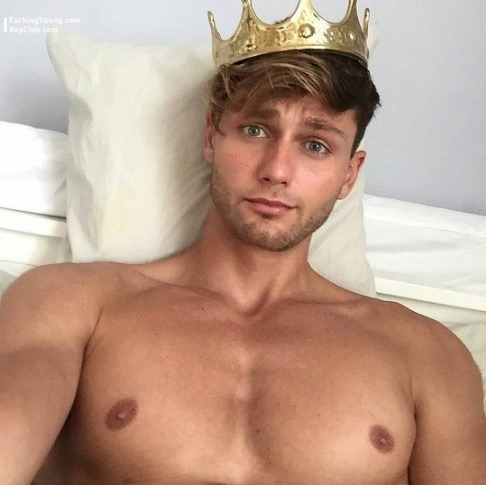 從模特到应召,超帅Charles Laurent Marchand 的放飛自我型男写真