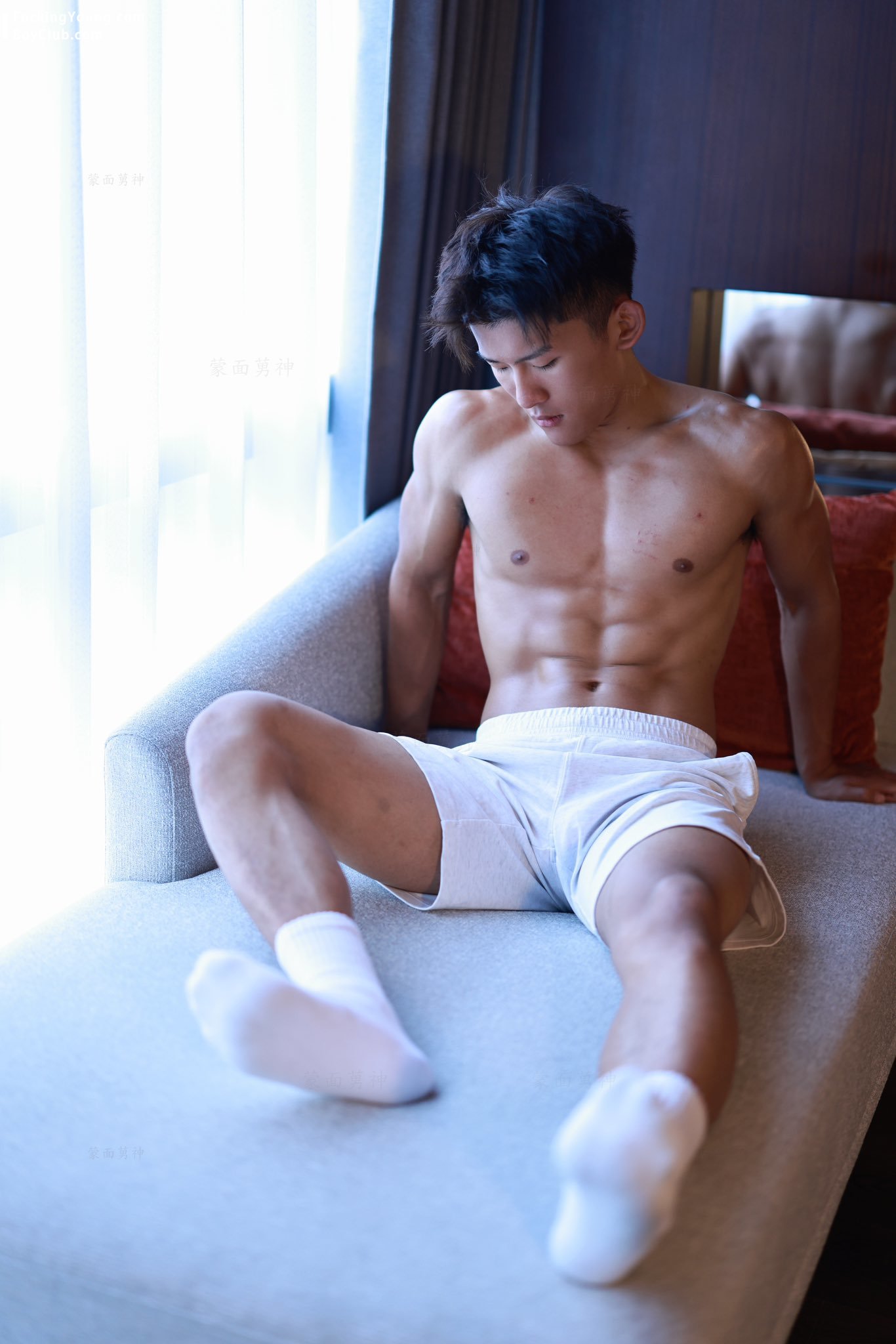 好男孩不打架系列：俩肌肉男孩打架和单独超燃！寫真集！
