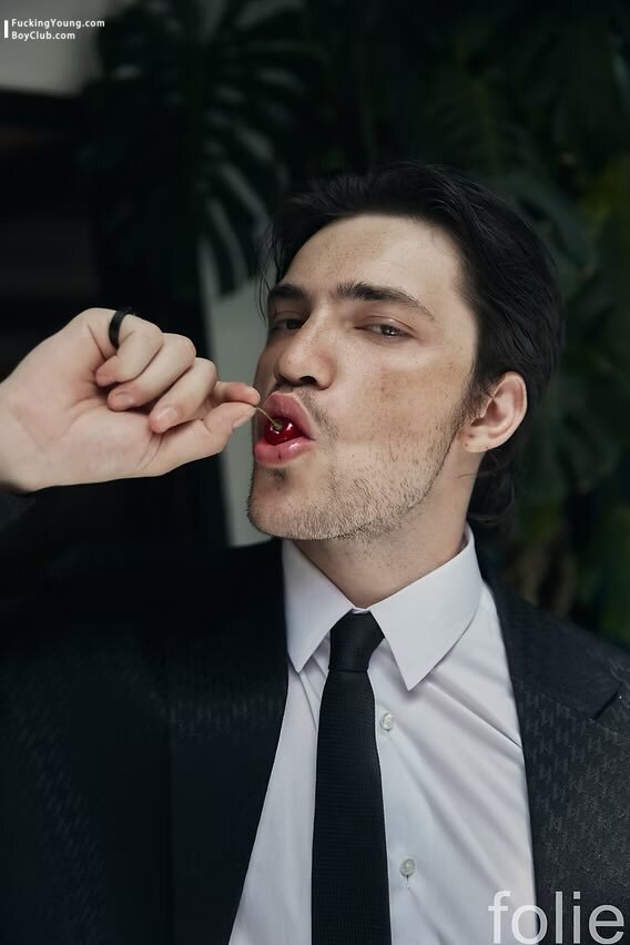 Juan Perales for Folie Magazine.
